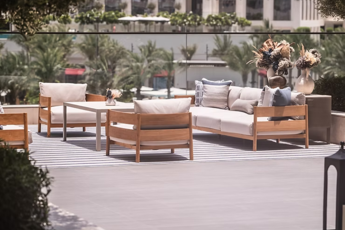 The Ultimate Guide to Choosing Luxury Outdoor Furniture in the Middle East