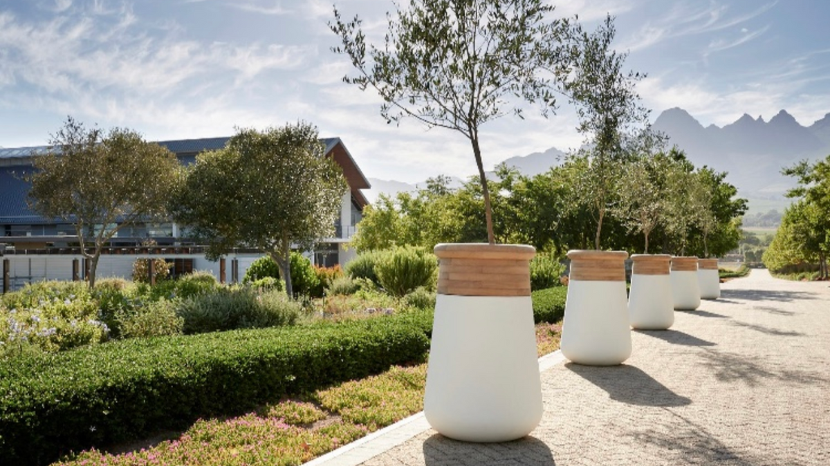 Luxury Planters & Pods