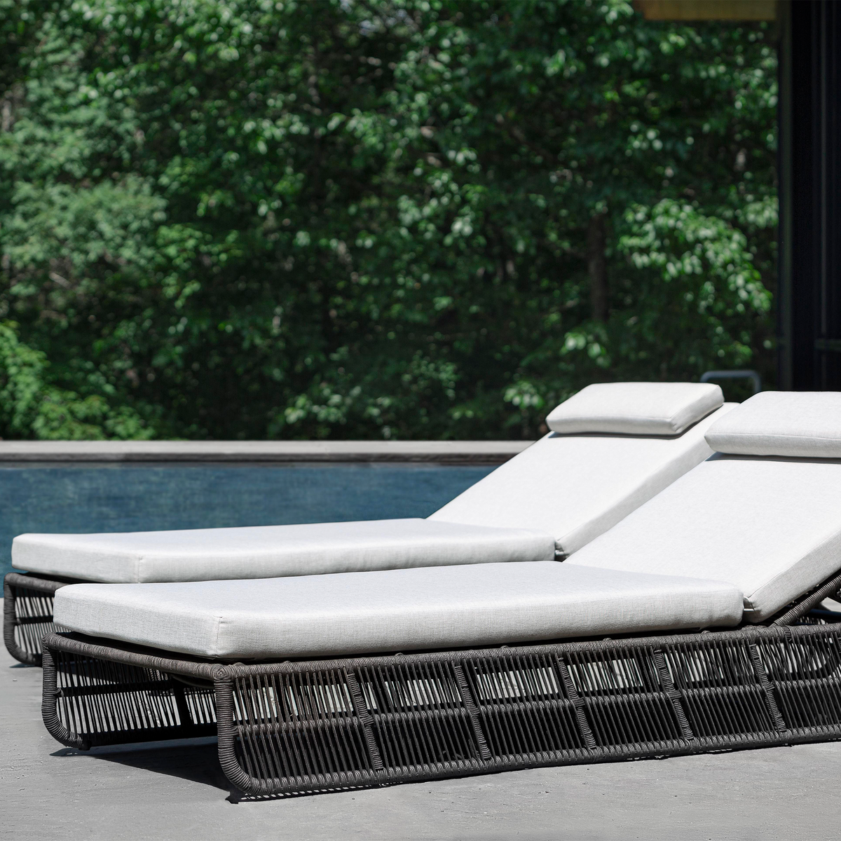 Cuff Chaise