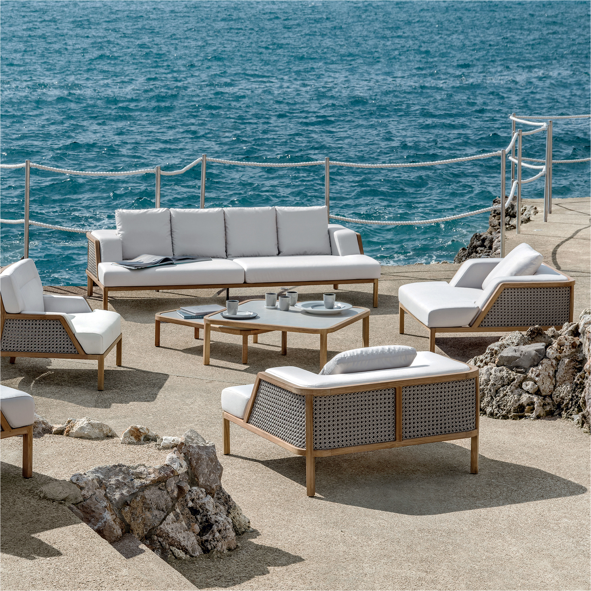 Grand Life Lounge Armchair