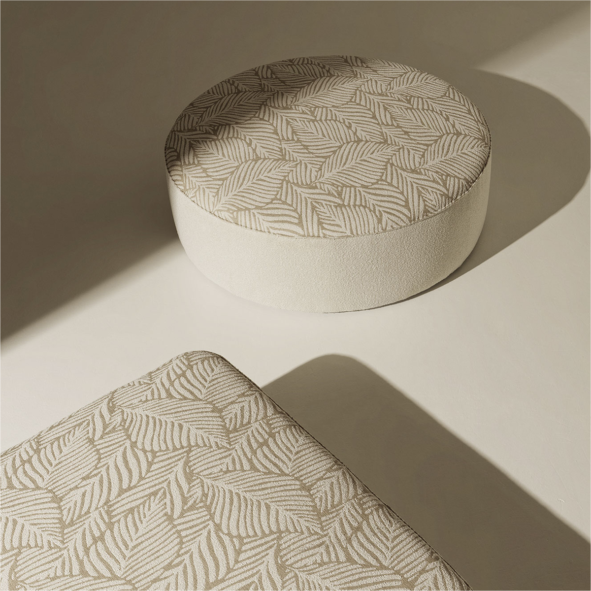 Isola Round Pouf 120 dia x 43 cm