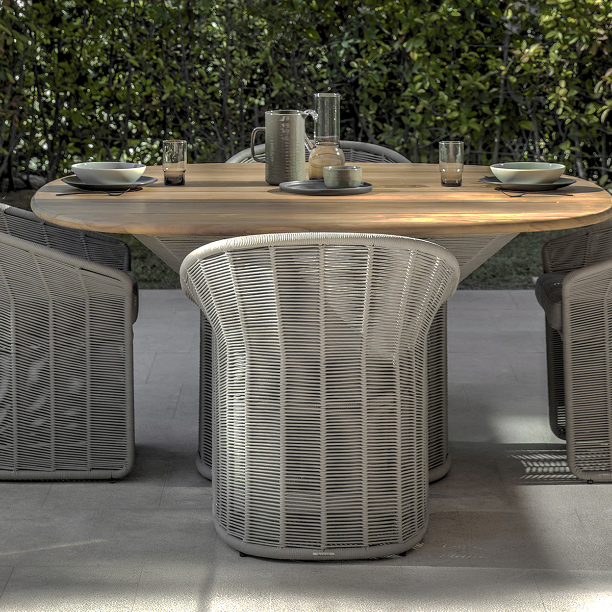 Collare Round Dining Table Teak 122 x 122 x 76 cm