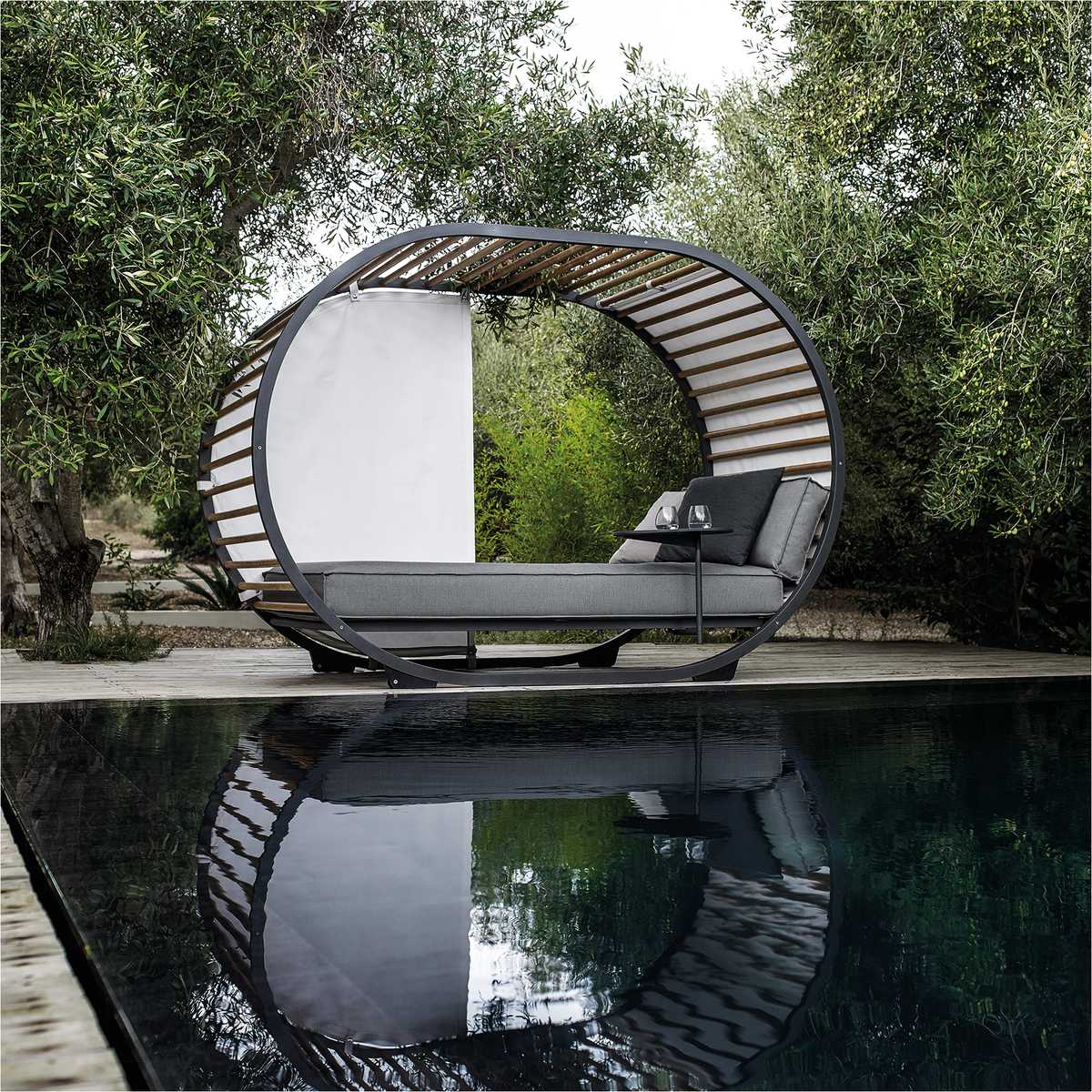 Cradle Daybed