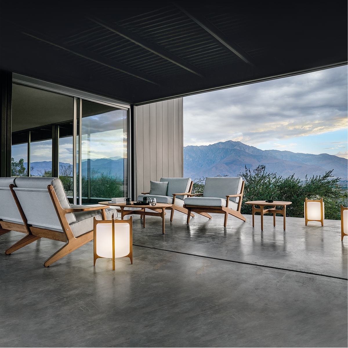 Bay Side Table 63 x 63 x 39 cm