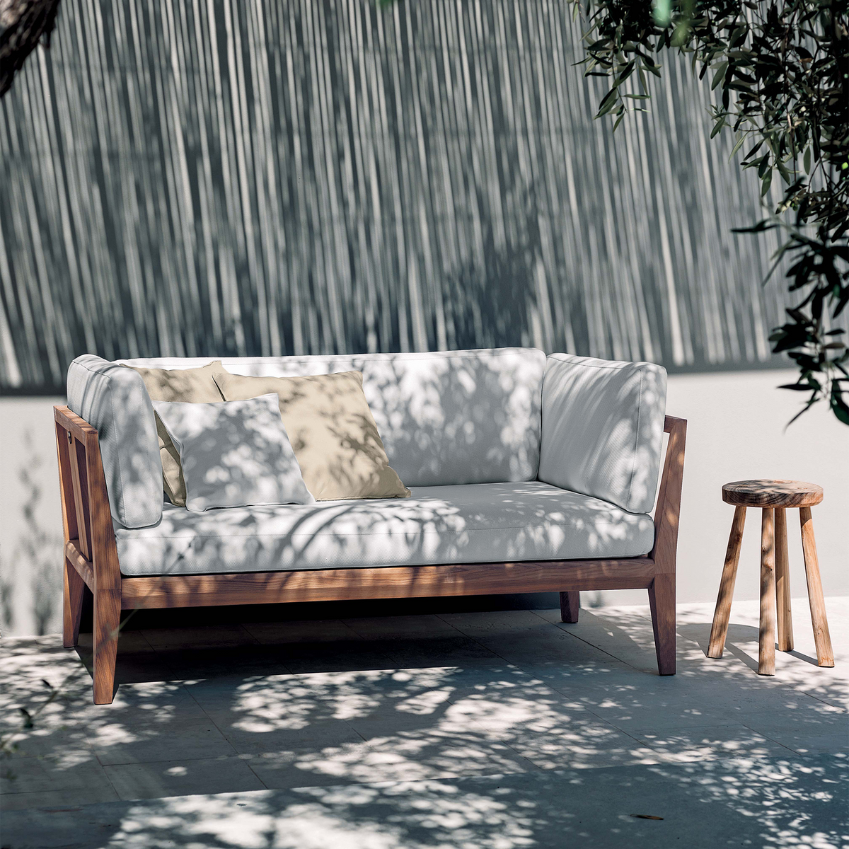 Roda Teka 2 Seater Sofa, view 2