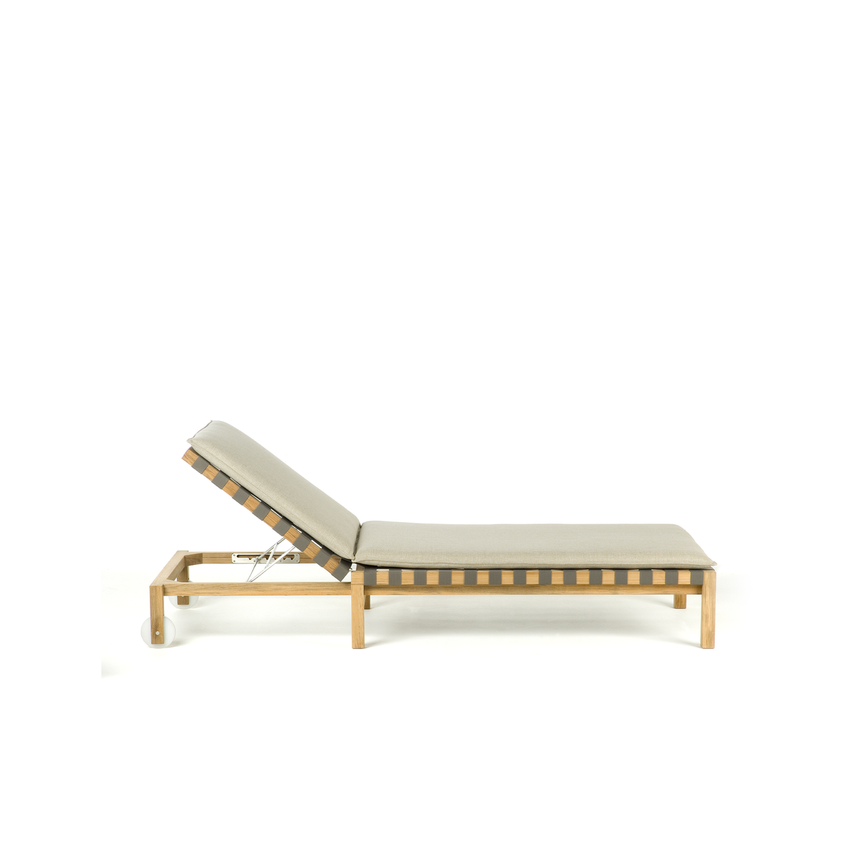 Roda Mistral 104 Sunlounger, teak sunlounger with woven belts