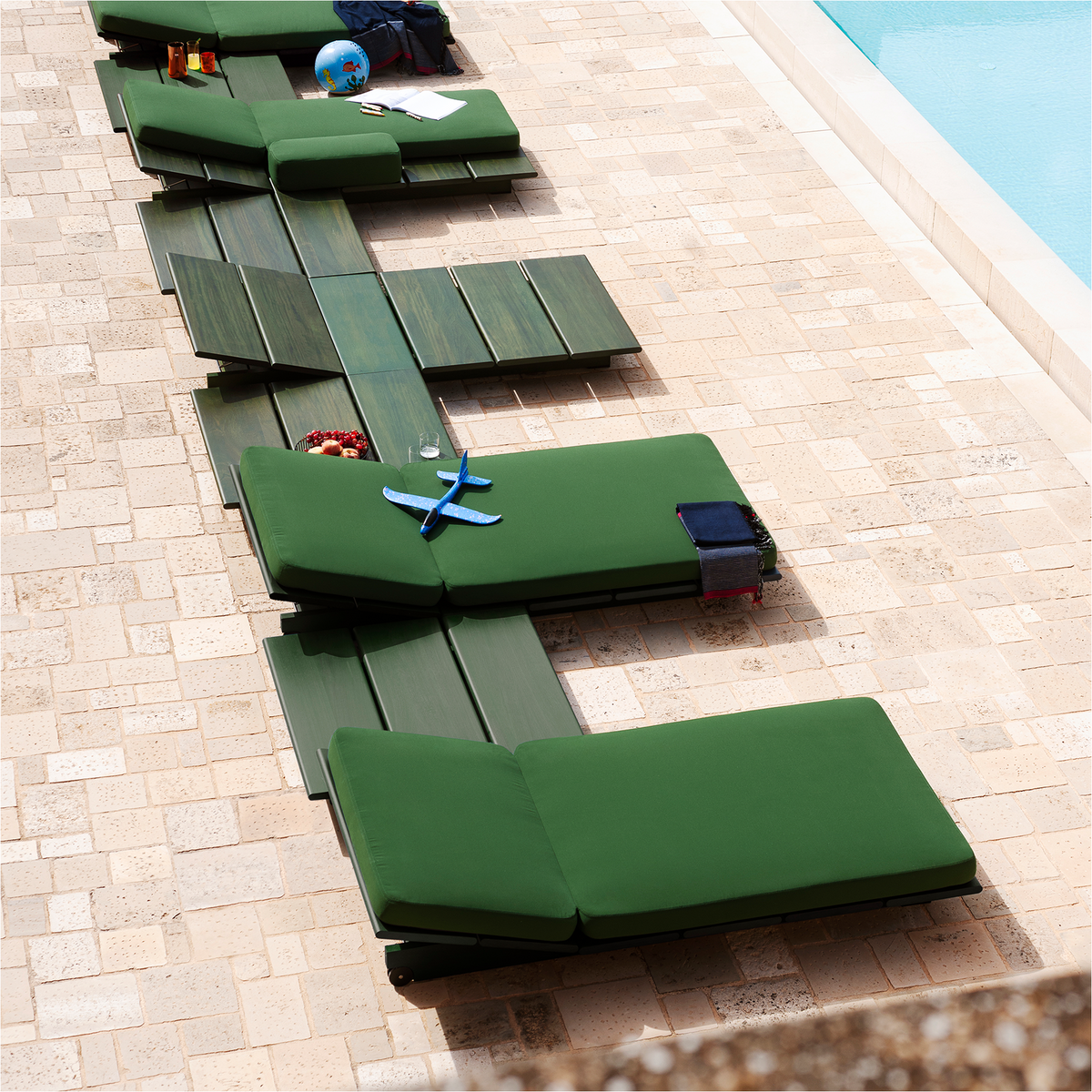 Eolie Sunlounger With 100 cm Seat