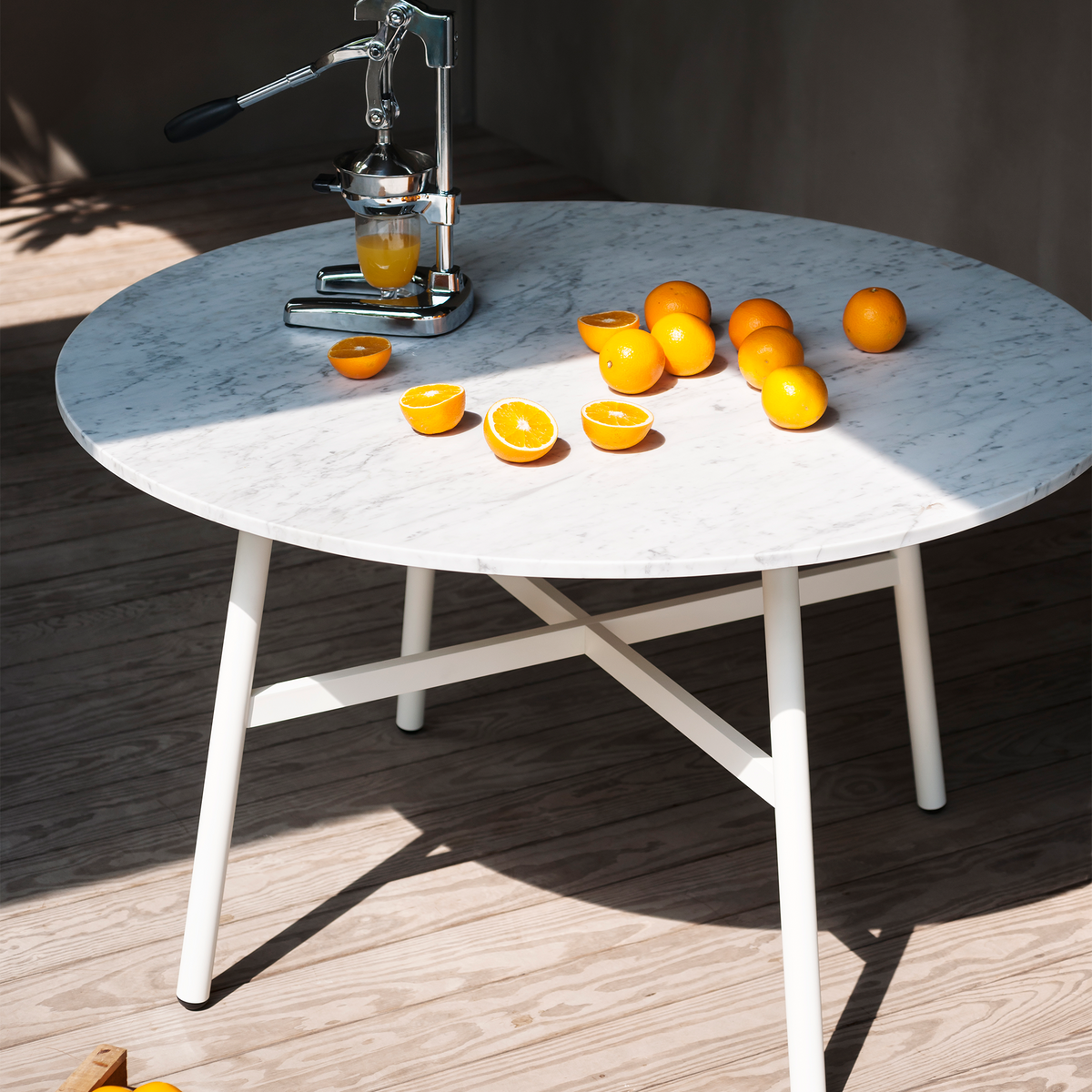 Gamma Dining Table 130 dia x 75 cm