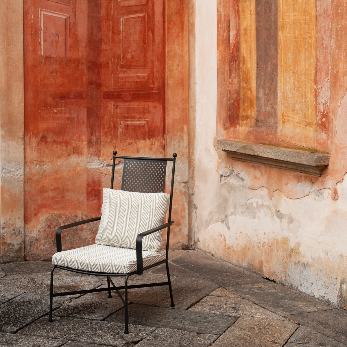 Roda Stresa High Back Lounge Chair, view 3