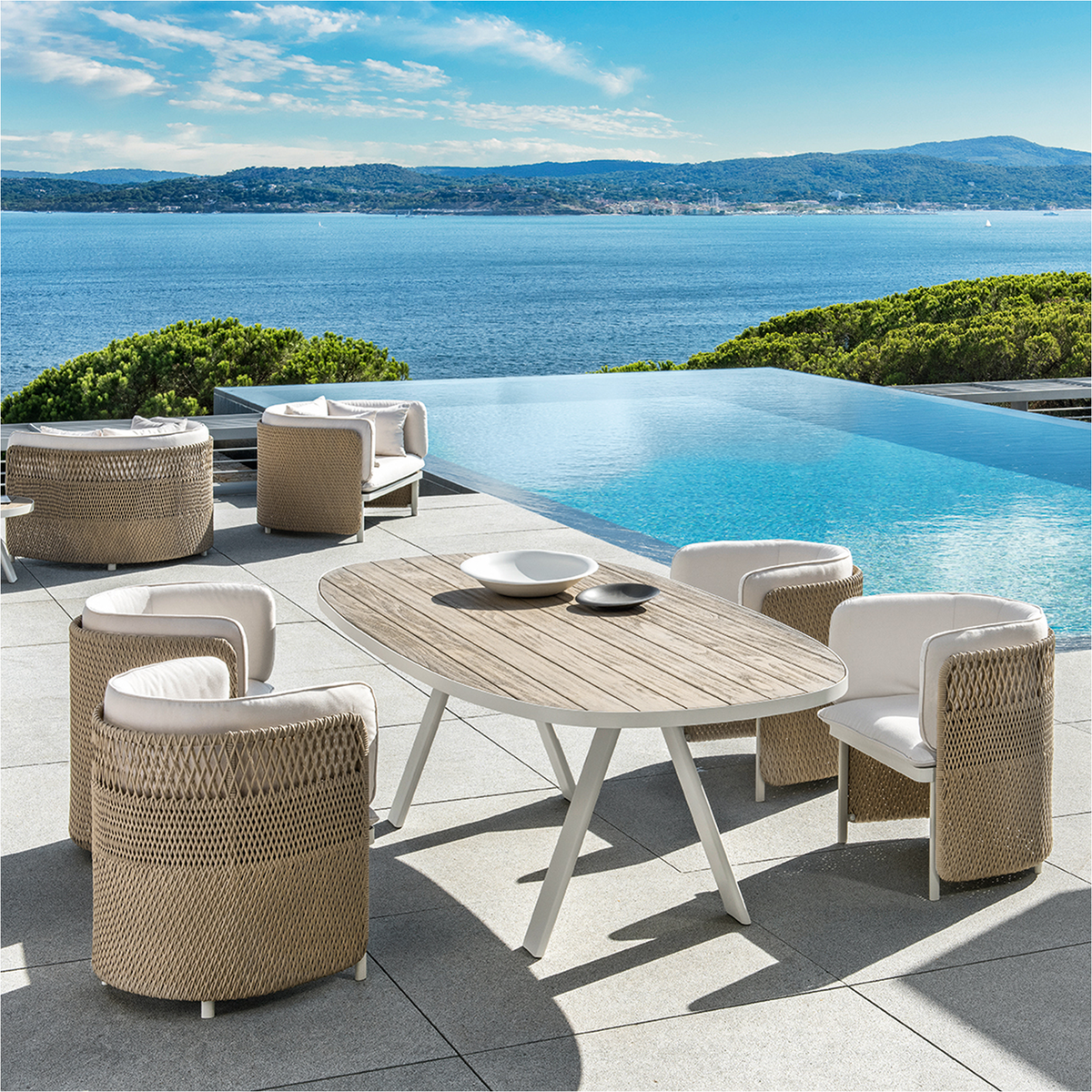 Esedra Oval Dining Table 240 x 112.4 x 75 cm
