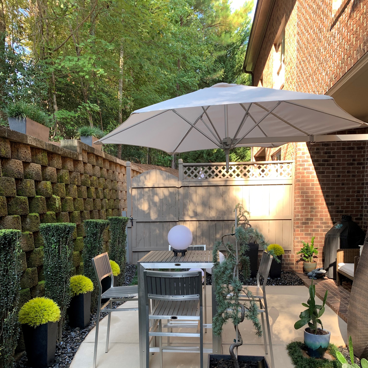 Paraflex Wall Mounted Umbrella Round 2.7 m