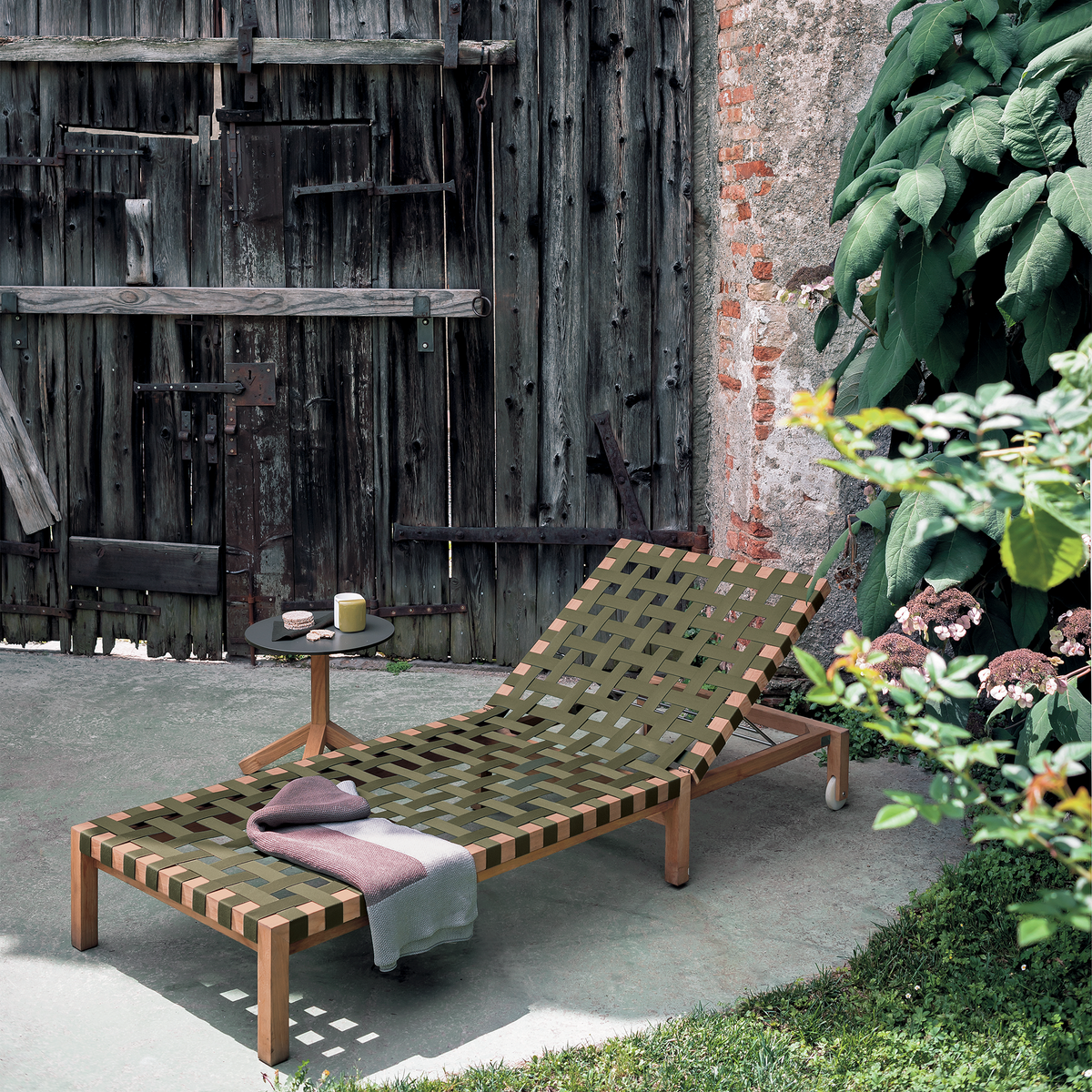 Roda Mistral 104 Sunlounger, view 2