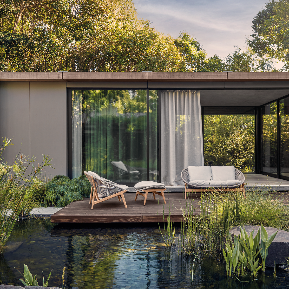 Bora Lounge Chair