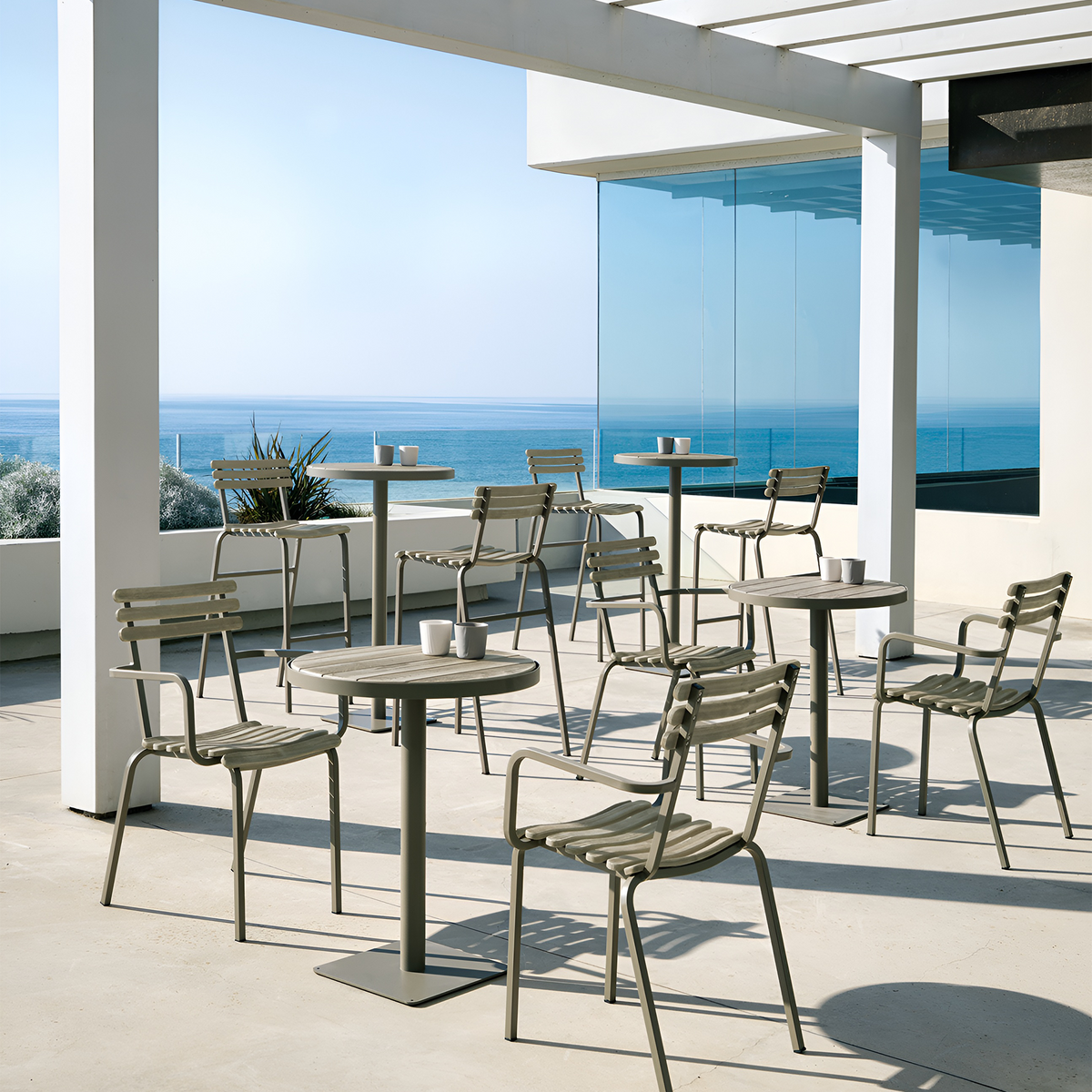 Laren High Dining Table Table 60 dia x 105 cm