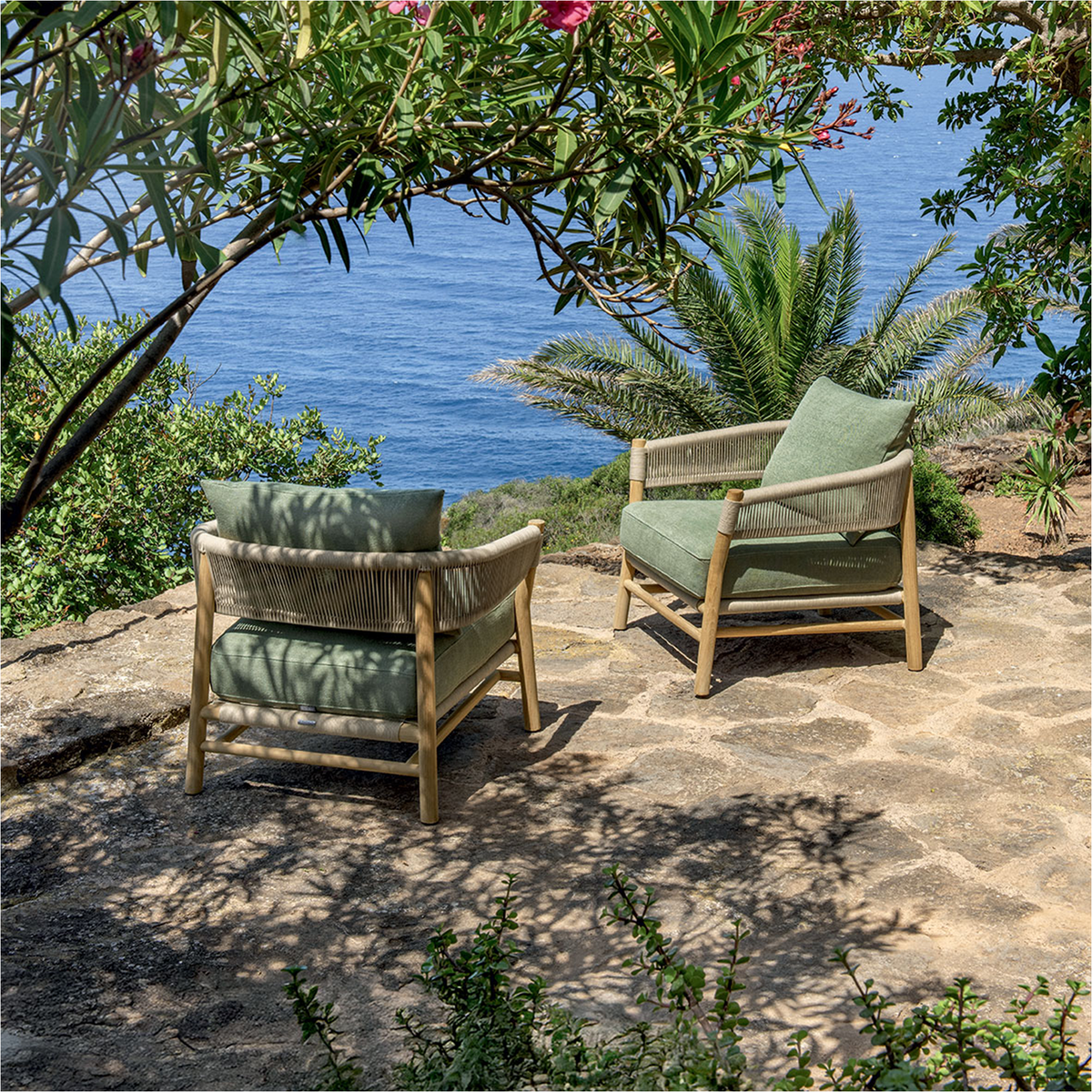 Kilt XL Lounge Armchair