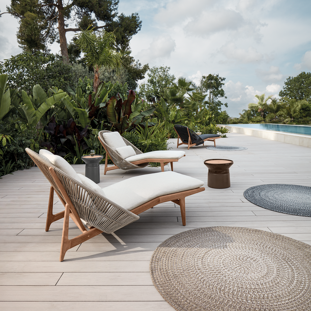 Bora Lounger