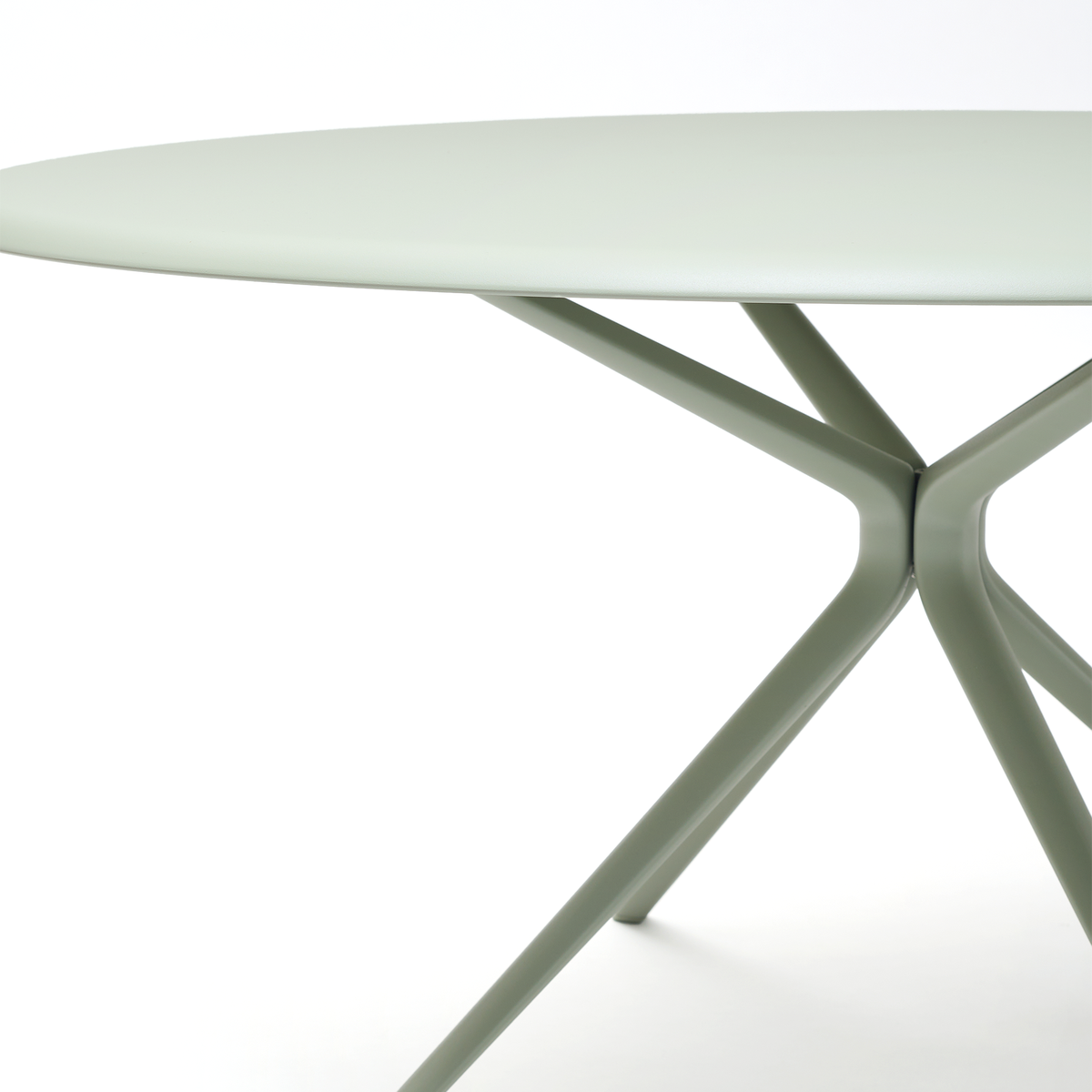 Moai Dining Table 120 dia x 74 cm