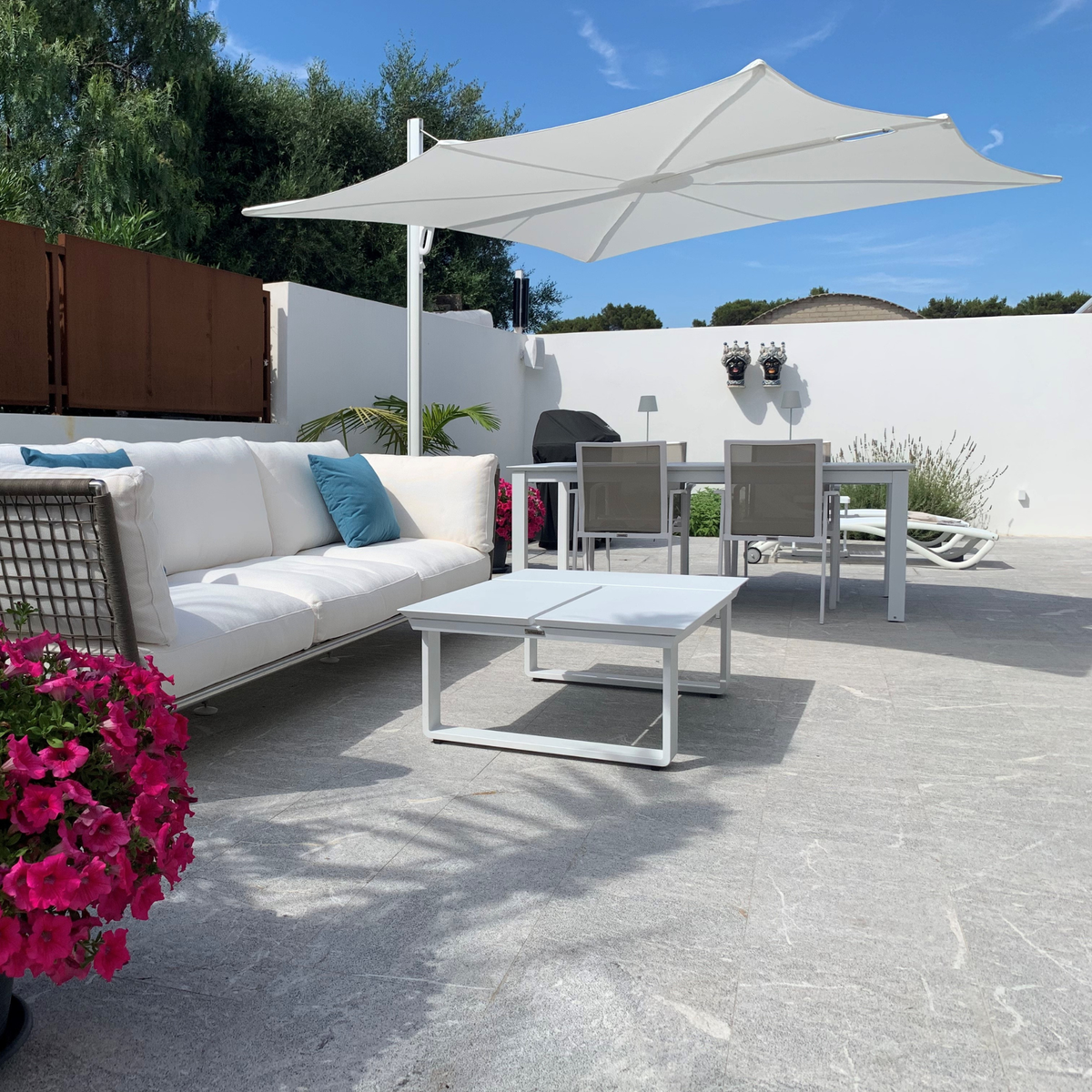 Spectra Square Straight 90° Cantilever Umbrella 2.5 x 2.5 m