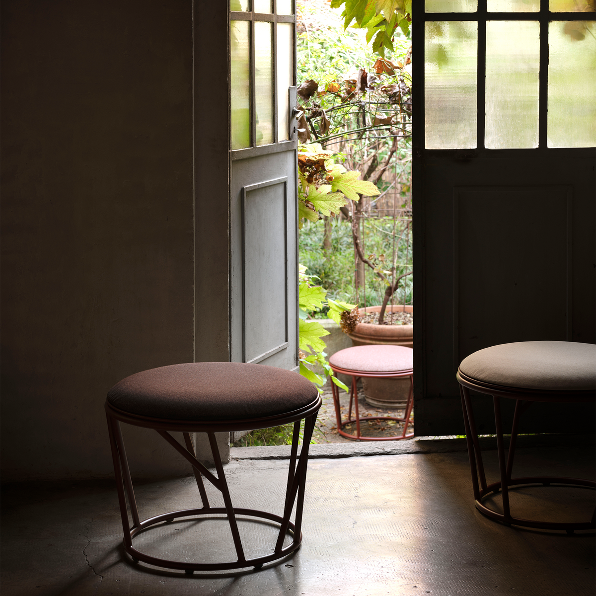 Wild Pouf with Removable Cushion 61 dia x 48 cm (69P1)