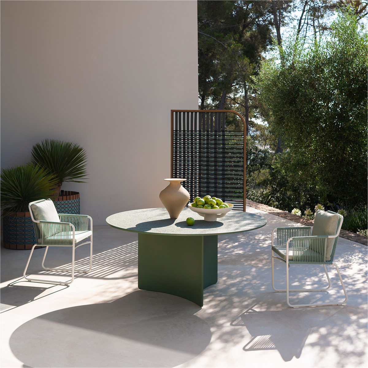 Aspic Dining Table 160 dia x 75 cm