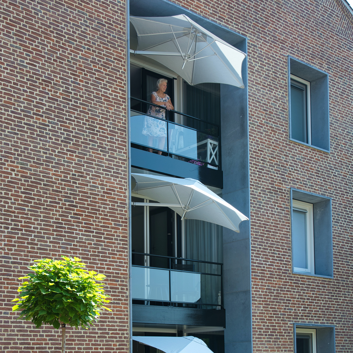 Paraflex Wall Mounted Umbrella Round 2.7 m