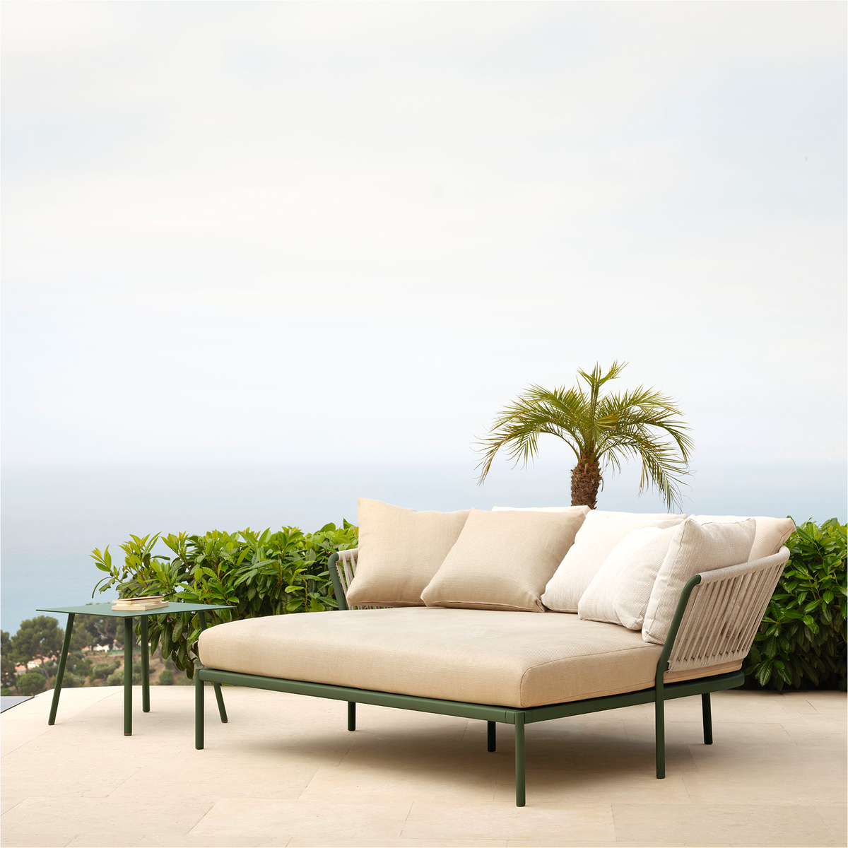 Ria Daybed