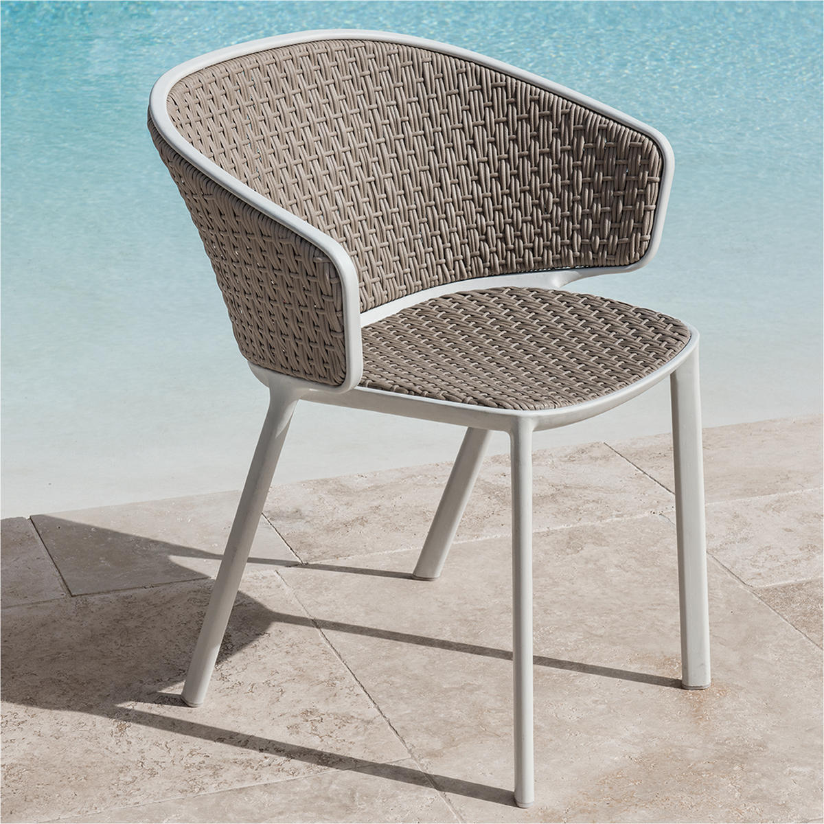 Pluvia Dining Armchair Round Rope