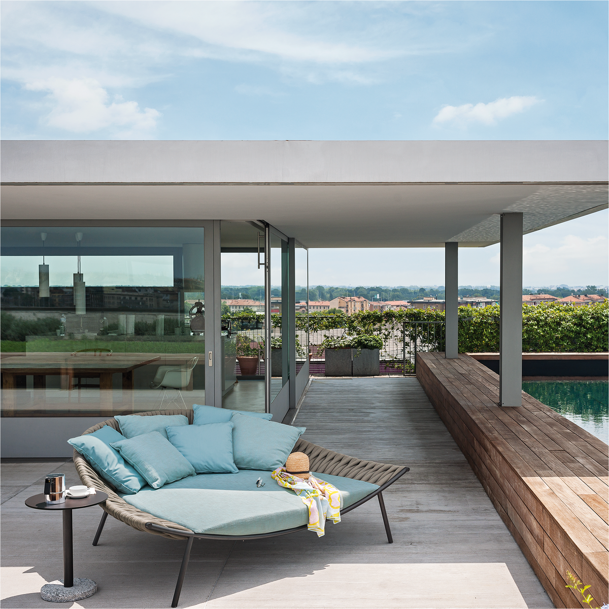 Arena Daybed