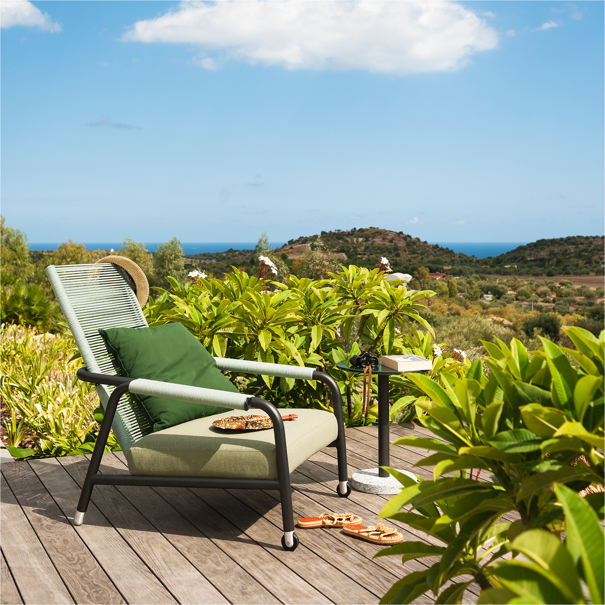 Astra Lounge Chair High Backrest