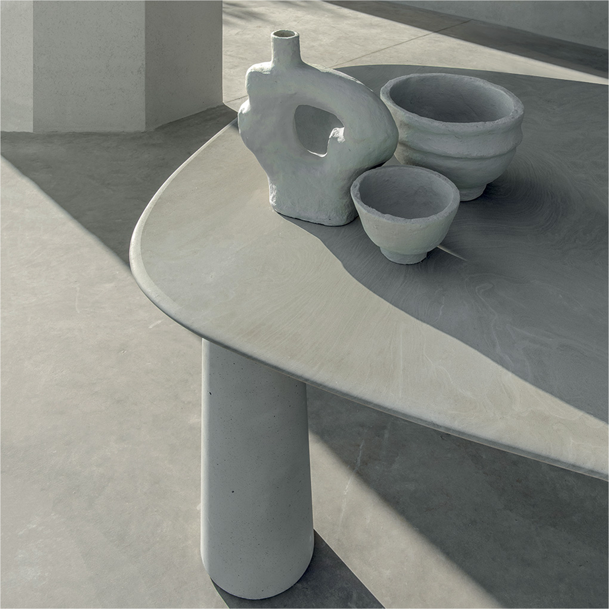 Bold Rectangular Dining Table 280 x 150 cm
