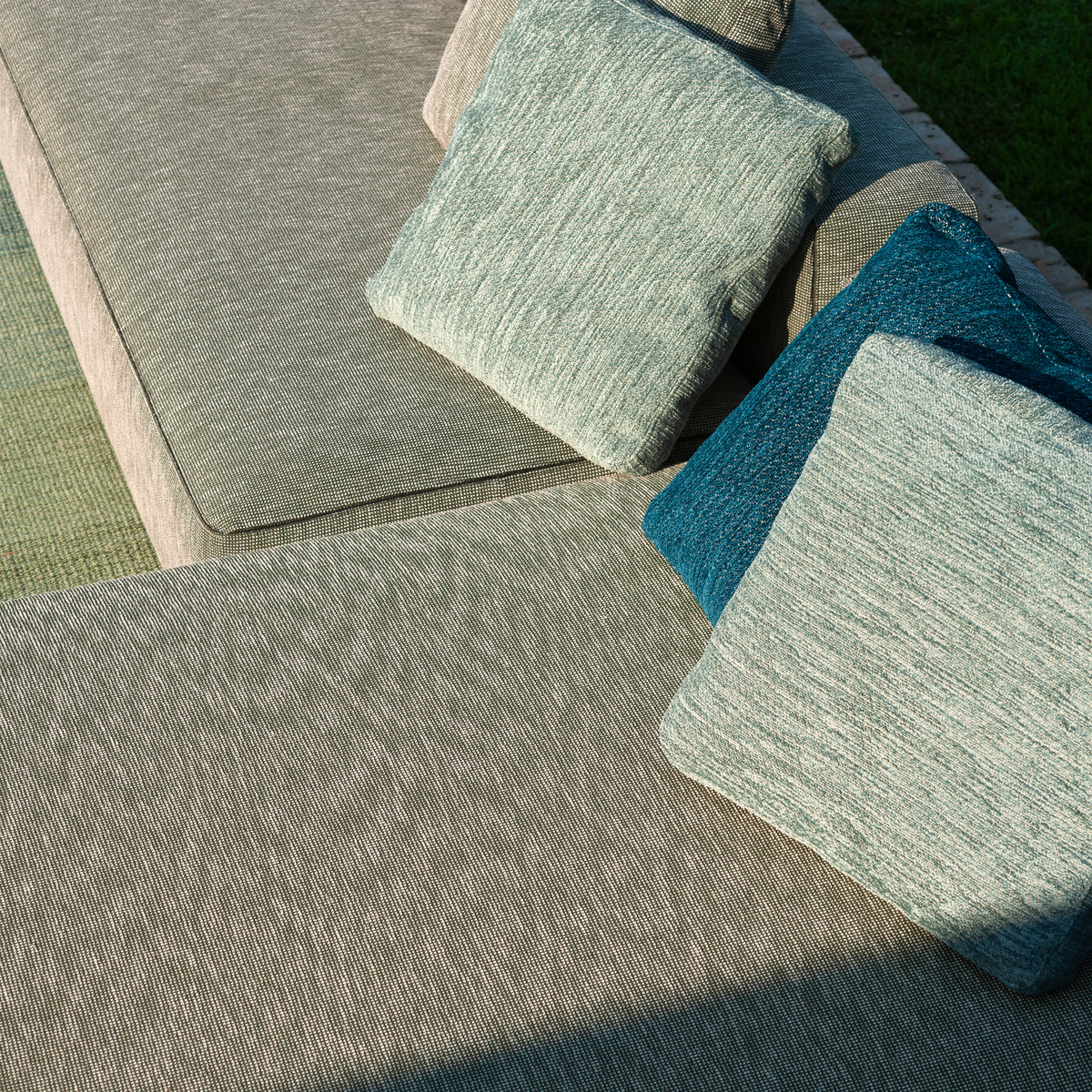 Roda Dandy Sofa Composition 5 compact outdoor corner sofa by Rodolfo Dordoni