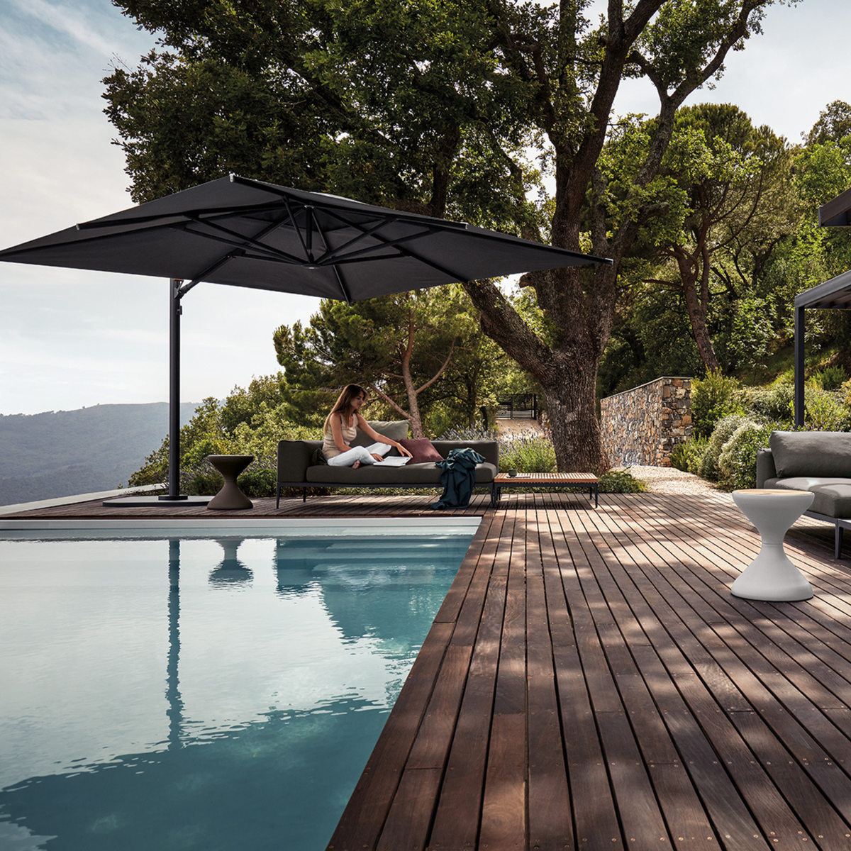 Halo Square Cantilever Parasol