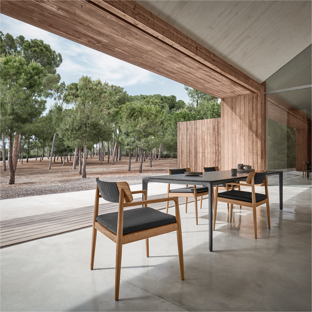 Archi Lounge Chair