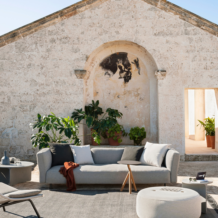 Roda Mamba Sofa Composition 1, long straight aluminium outdoor sofa with five backrests