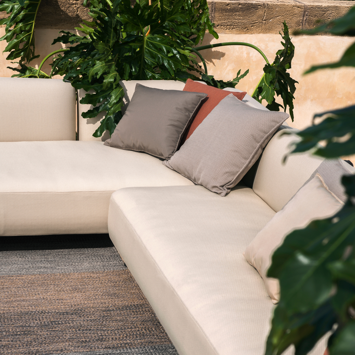 Roda Mamba Sofa Composition 5, curved aluminium outdoor corner sofa with five backrests