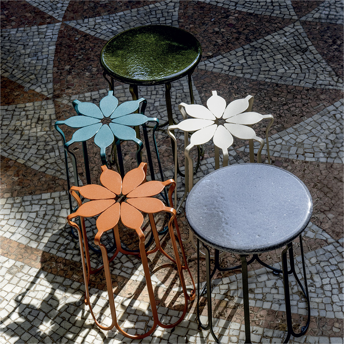 Folia Coffee Table 34 dia x 46 cm