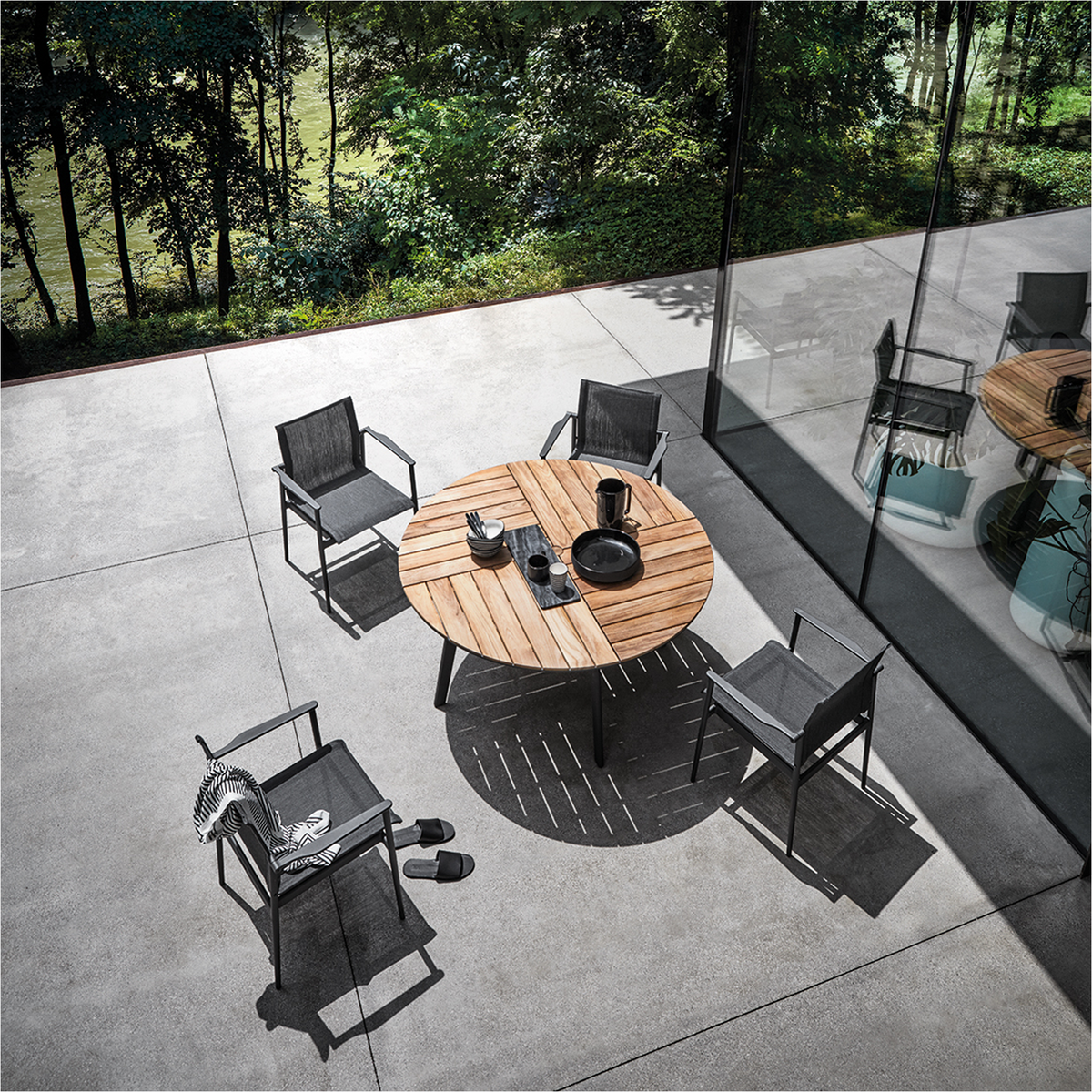 180 Stacking Chair with Teak Arms